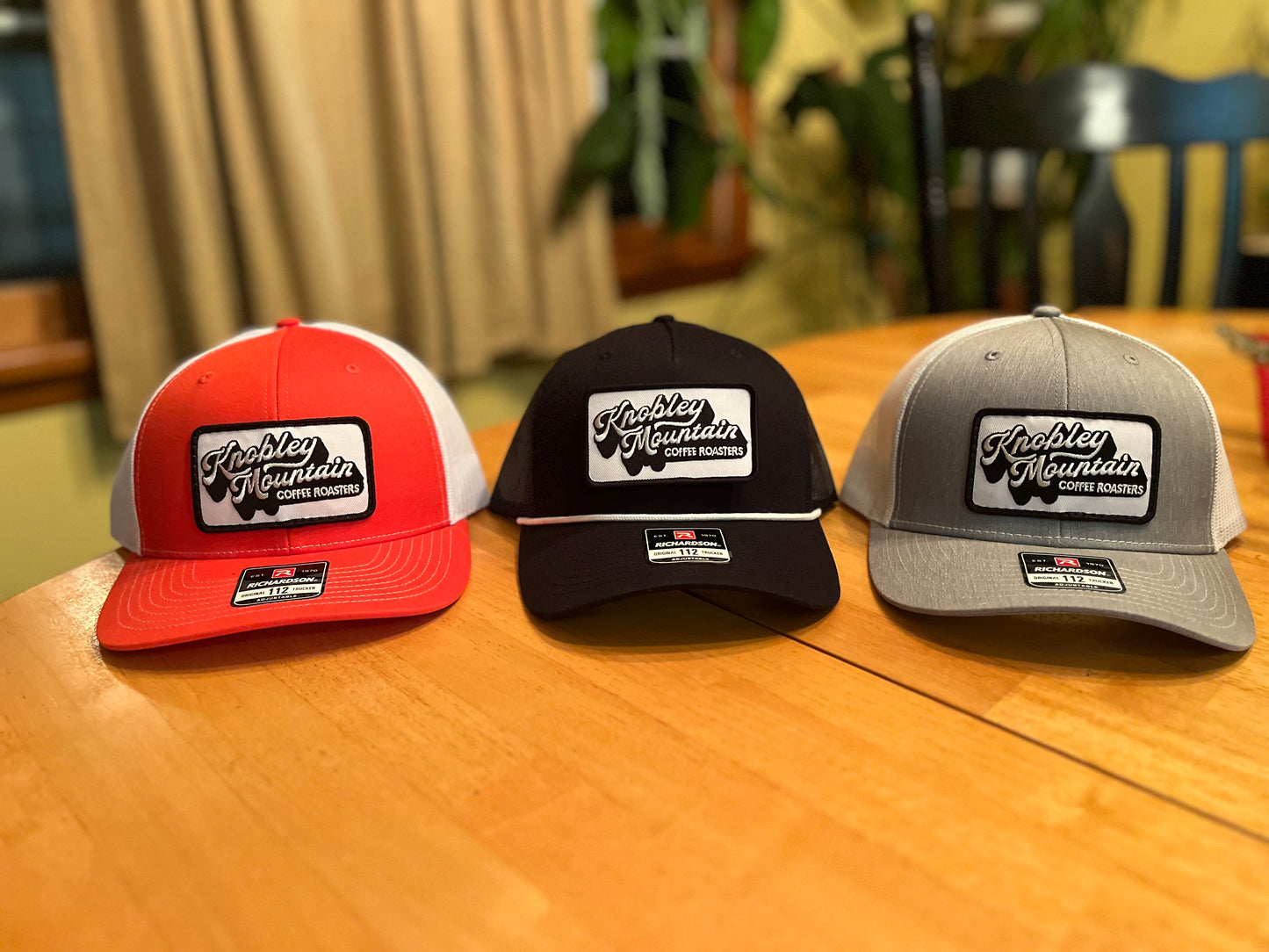 Knobley Mountain snap-back Patch Hats